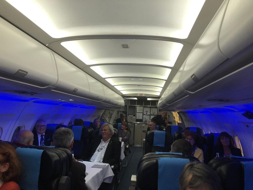 Repas de midi dans l'avion Flylounge (plat unique)