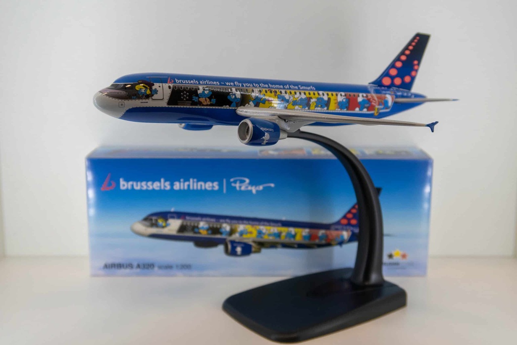 Maquette Airbus A320 Aerosmurf 1/200