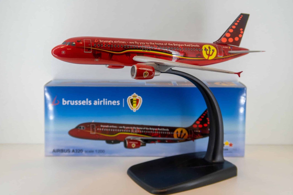 Maquette Airbus A320 Trident 1/200
